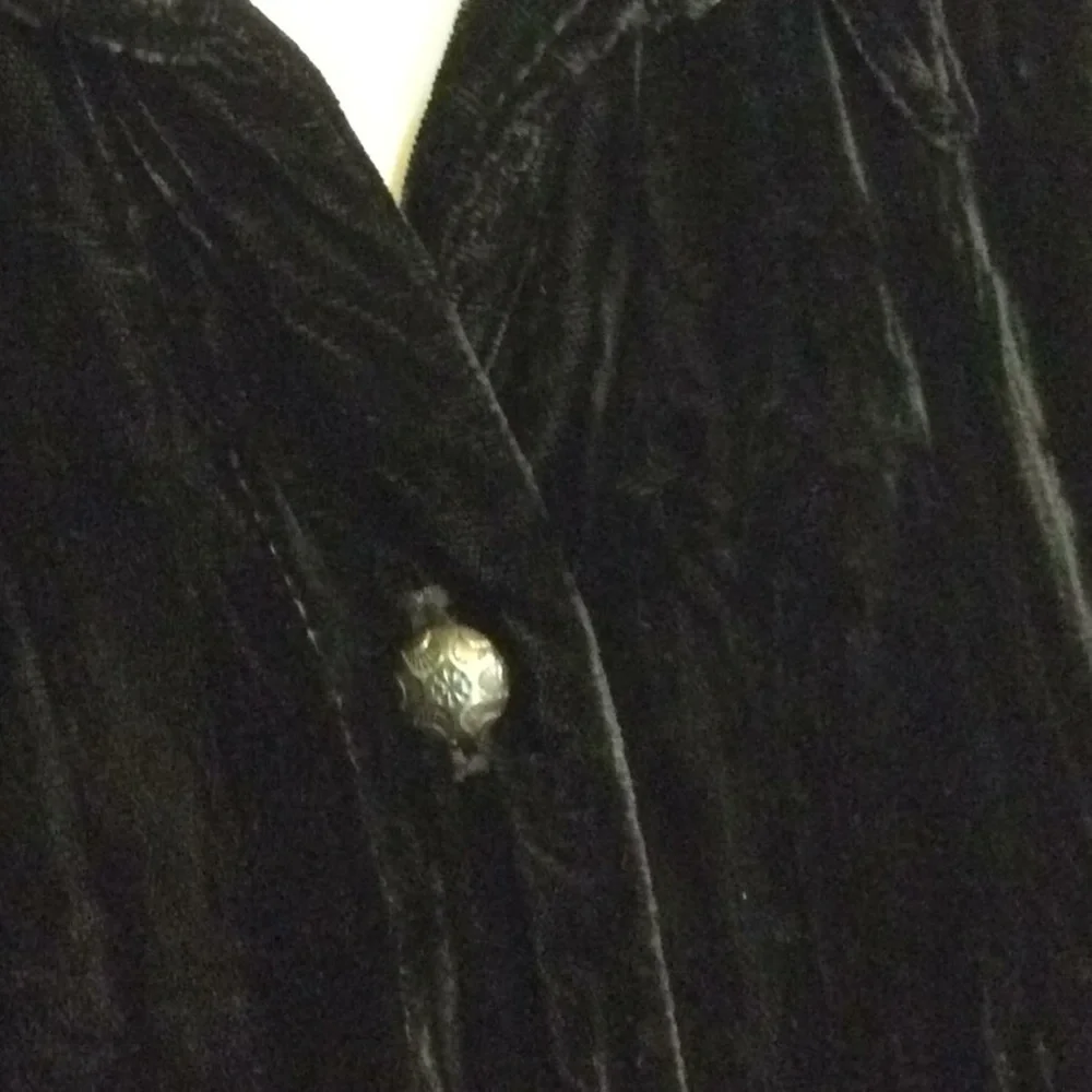Black top - Picture 3 of 6